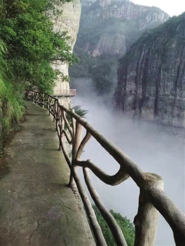 山中凌空看温州风景 这些玻璃栈道你去过吗?