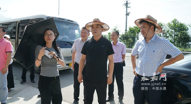 6月13日,县人大常委会副主任陈立新带队到东城,北城,南城和三江街道